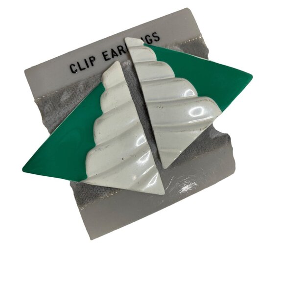 Vintage Triangle Clip On 80s 90s Mint White Dead Stock Earrings - Picture 1 of 3